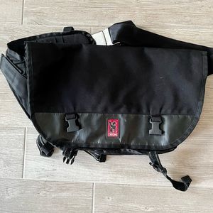 Chrome Mini Metro Messenger Bag